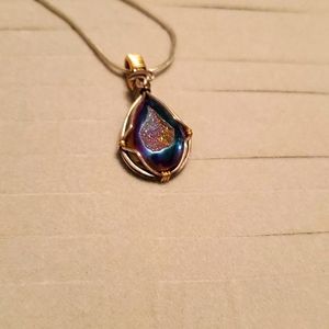 Stunning durzy crystal necklace with 16 inch sterling silver chain very unique